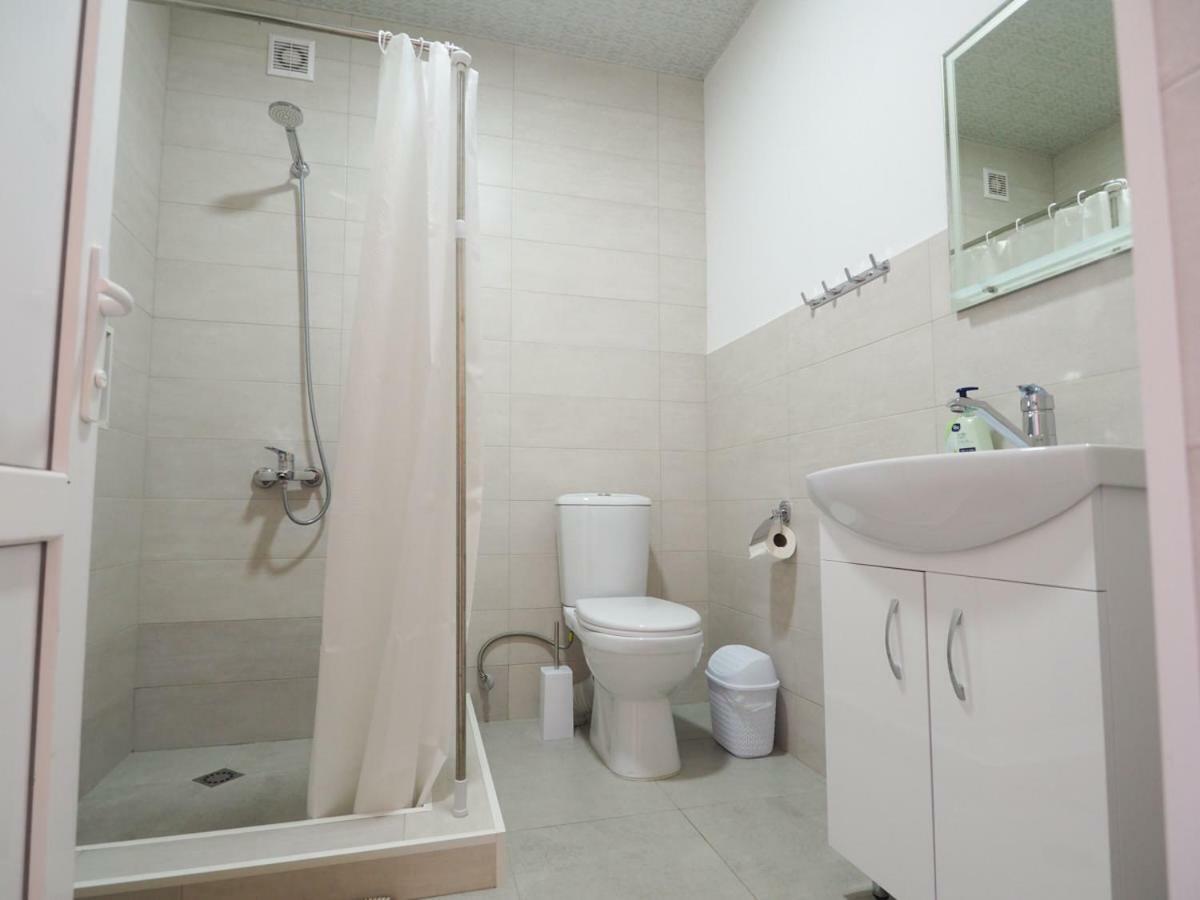 Nazy'S Guest House Joqolo الغرفة الصورة